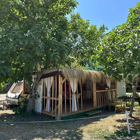 каравана бамбоо キャンプ場 ソゾポル